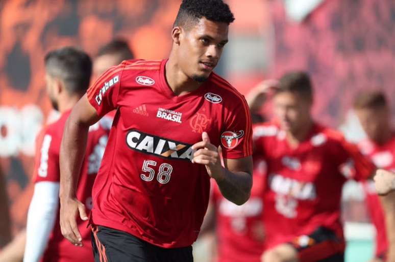 Rafael Santos defenderá o Apoel nas próximas temporadas (Foto: Alexandre Vidal/Flamengo)