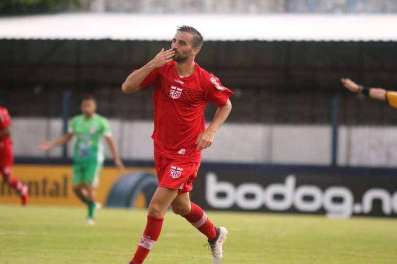 Longuine fez sete gols nos primeiros meses de 2020 (Foto: Divulgação/CRB)