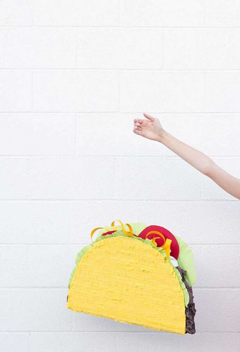 63. Taco gigante para decoração de festa mexicana – Foto: Ideias Decor