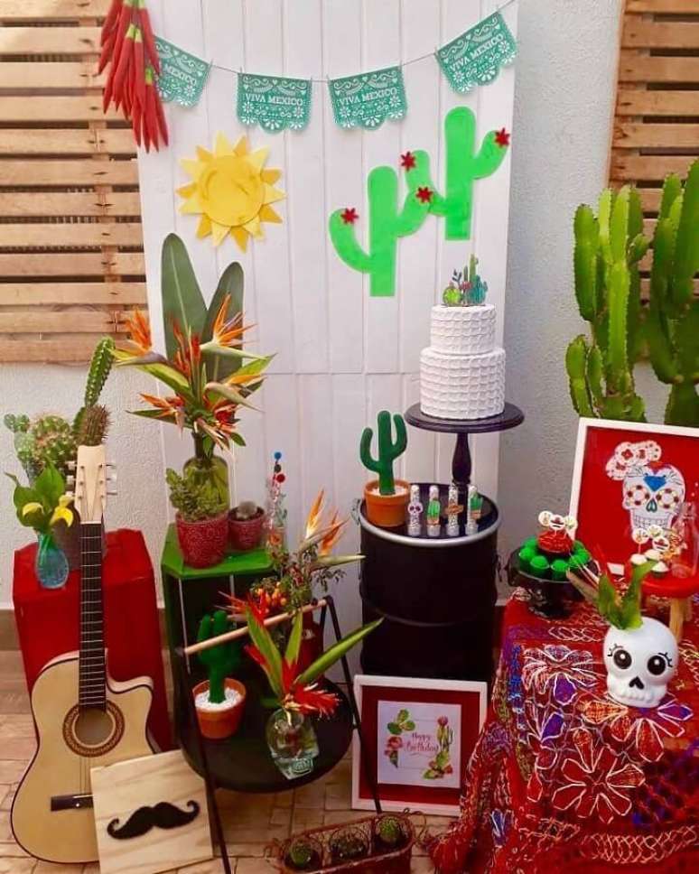 65. Vasos de plantas para decoração de festa mexicana – Foto: Viviane Dutra