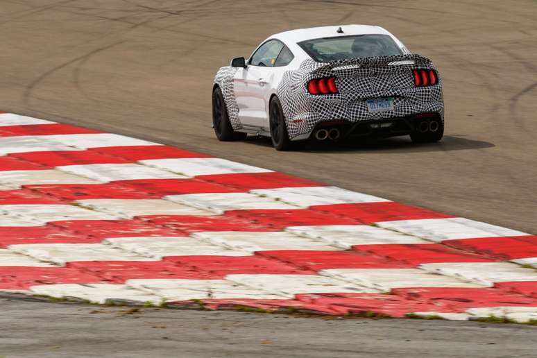 Mustang Mach 1 retorna para ser o 5.0 com melhor desempenho na pista de todos os tempos.