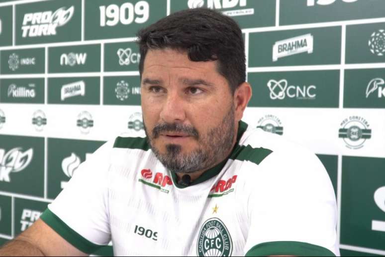 Eduardo Barroca está no Coritiba, o terceiro time que comanda na categoria profissional (Foto: Divulgação Coritiba)