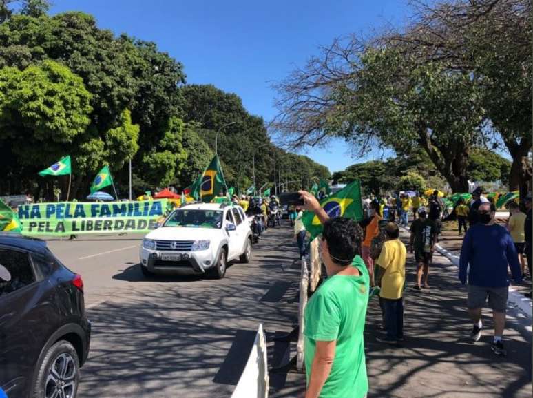 Em Brasília, bolsonaristas protestam contra o STF