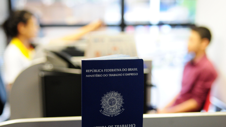 Mais jovens s&atilde;o desproporcionalmente mais afetados pela crise atual