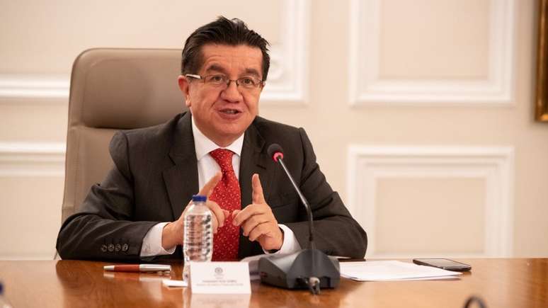 Para o ministro colombiano, o vínculo entre Leticia e Tabatinga propiciou a importação do vírus