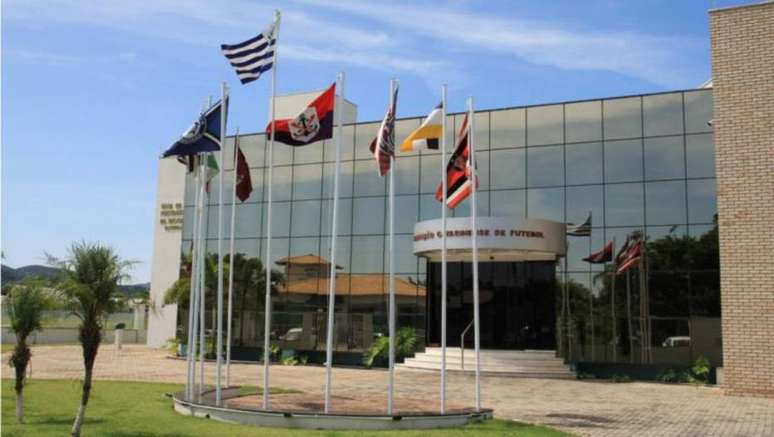 Federação Catarinense divulga medidas para ajudar clubes