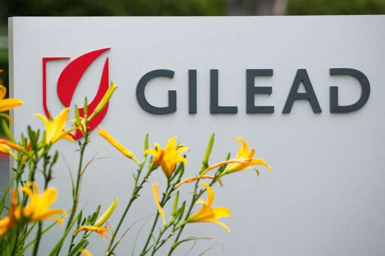 Placa da Gilead Sciences na frente da sede da companhia na California. 29/4/2020. REUTERS/Mike Blake
