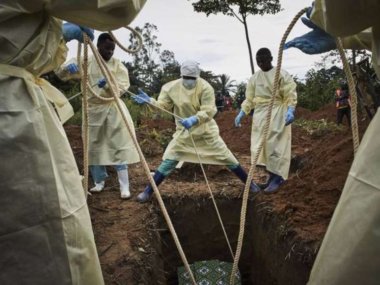 Enterro de vítima do ebola na República Democrática do Congo, em 29 de agosto de 2019
