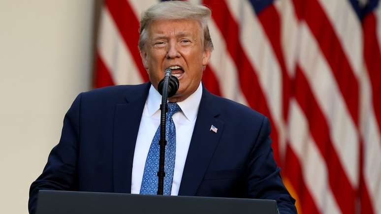 O presidente Donald Trump ameaçou usar Forças Armadas para conter protestos em pronunciamento na Casa Branca
