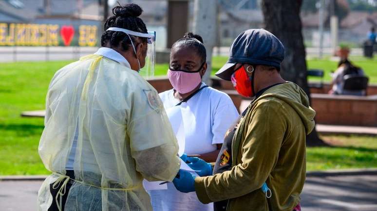 Os negros americanos foram desproporcionalmente mais afetados pela de pandemia covid-19 nos EUA