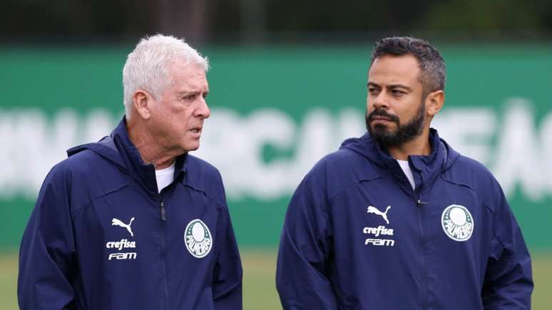 Os coordenadores Daniel Gonçalves e Antônio Mello falam das preocupações na volta dos treinos (Agência Palmeiras)