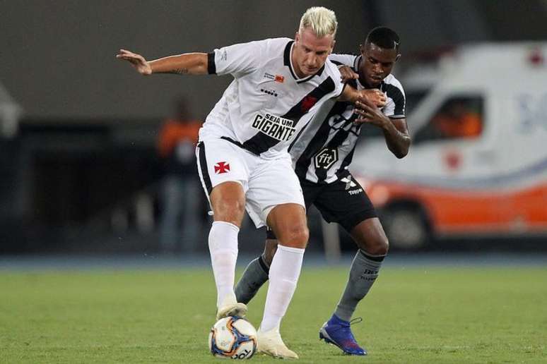 Maxi López e Benevenuto se enfrentaram em fevereiro de 2019 (Vítor Silva/SSPress/Botafogo)