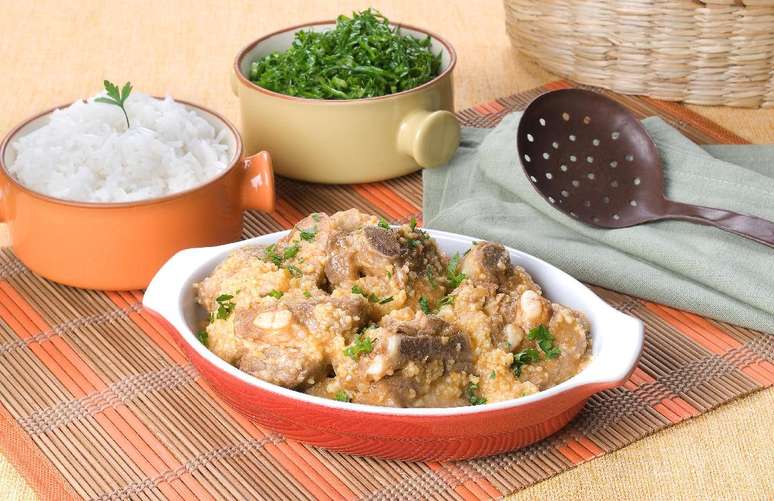 Guia da Cozinha - Receitas com canjiquinha: 9 inspira&ccedil;&otilde;es para o almo&ccedil;o