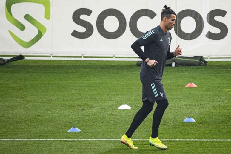 Cristiano Ronaldo quer recuperar forma do período antes da paralisação (Foto: MARCO BERTORELLO / AFP)