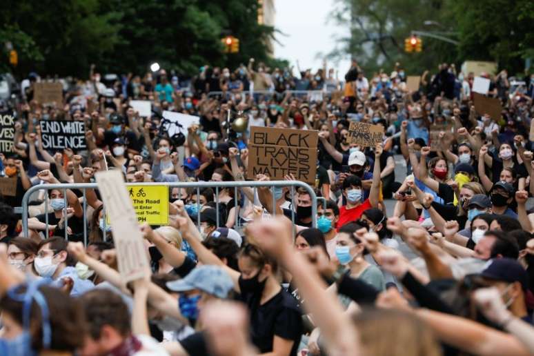 Protesto em Nova York contra a morte de George Floyd 
03/06/2020
REUTERS/Andrew Kelly