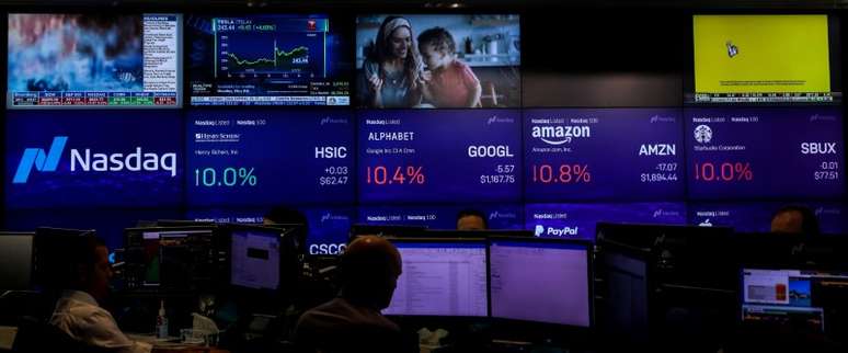 Telas com cota&ccedil;&otilde;es do Nasdaq em Nova York, EUA 
02/05/2019
REUTERS/Brendan McDermid