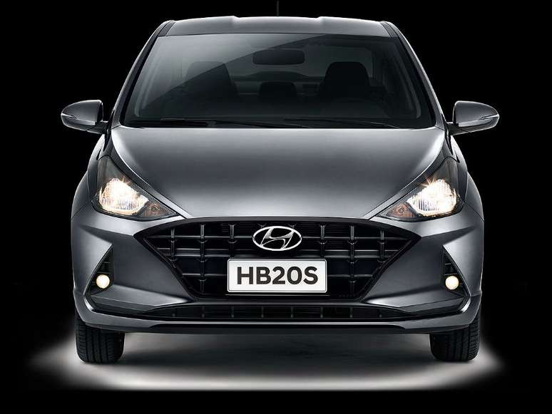 Hyundai HB20 e HB20S passam a ter a grade frontal toda preta na linha 2021.