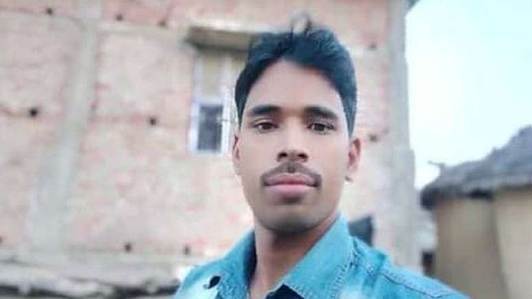 Sagheer Ansari era alfaiate mas perdeu seu emprego