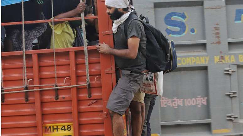 Muitos est&atilde;o expostos a riscos enormes na tentativa de viajar