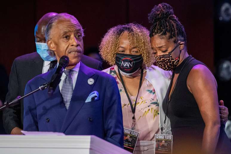 Reverendo Al Sharpton fala durante cerimônia de homenagem a George Floyd, que foi morto sob custódia da polícia de Mineápolis. 4/6/2020. REUTERS/Lucas Jackson