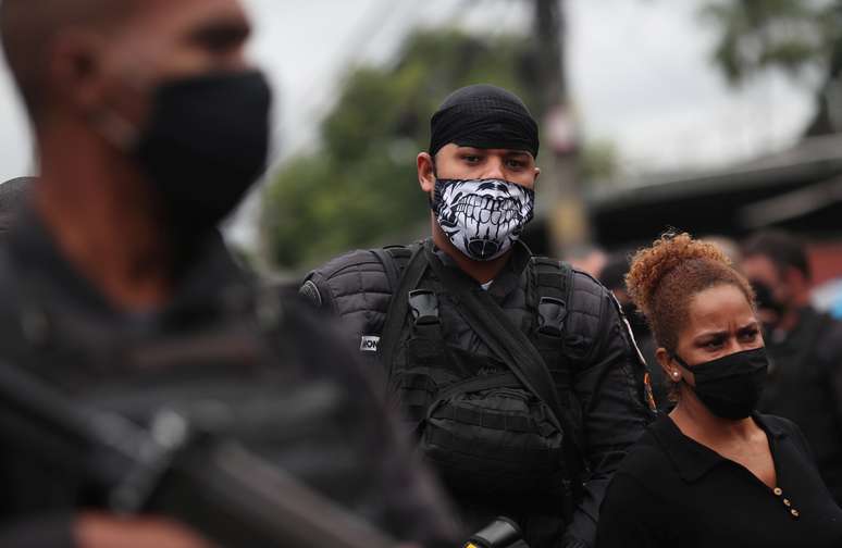 Operação policial no complexo do Alemão, no Rio de Janeiro (RJ) 
15/05/2020
REUTERS/Ricardo Moraes