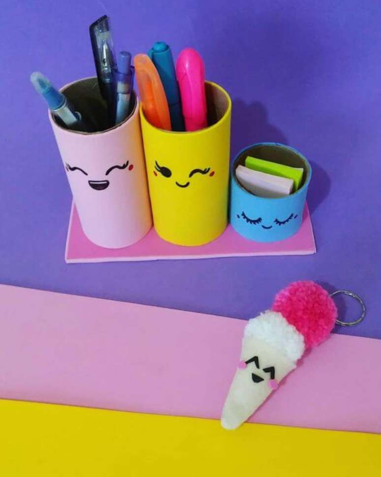 29. Porta canetas feitas com rolo de papel higiênico – Via: Pinterest