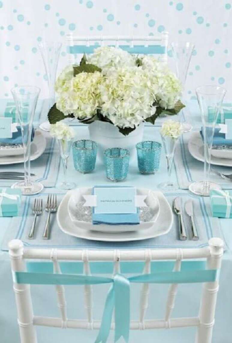 37. Decoração de casamento azul Tiffany e branco simples – Foto: Meu Casamento