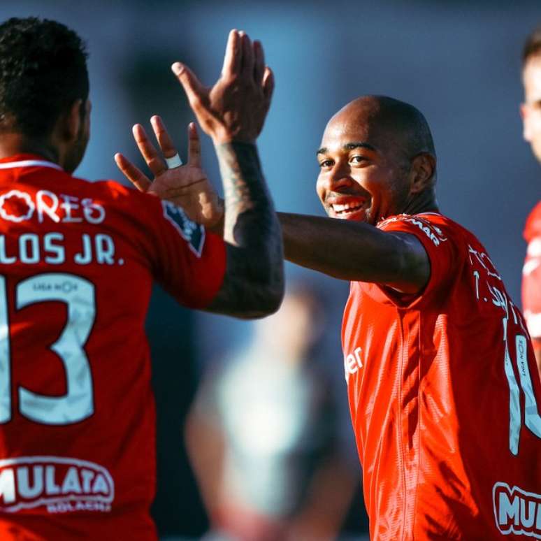 Thiago Santana marcou dois gols na vitória do Santa Clara diante do Braga (Foto: Divulgação/Liga de Portugal)
