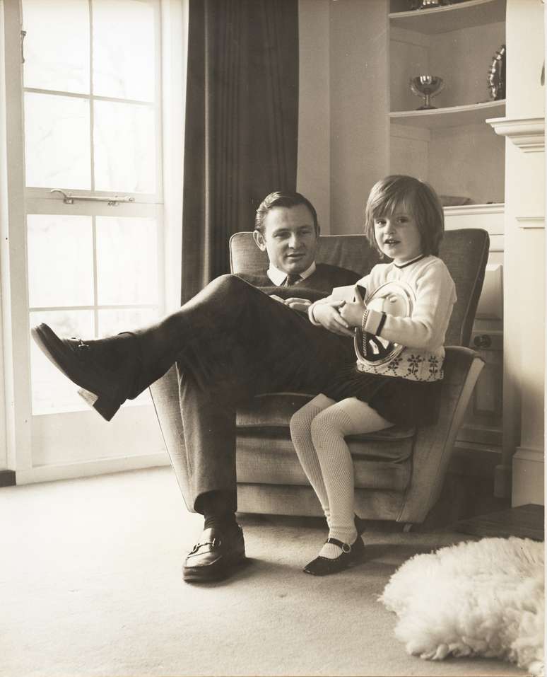 Bruce McLaren com a filha Amanda em 1969.