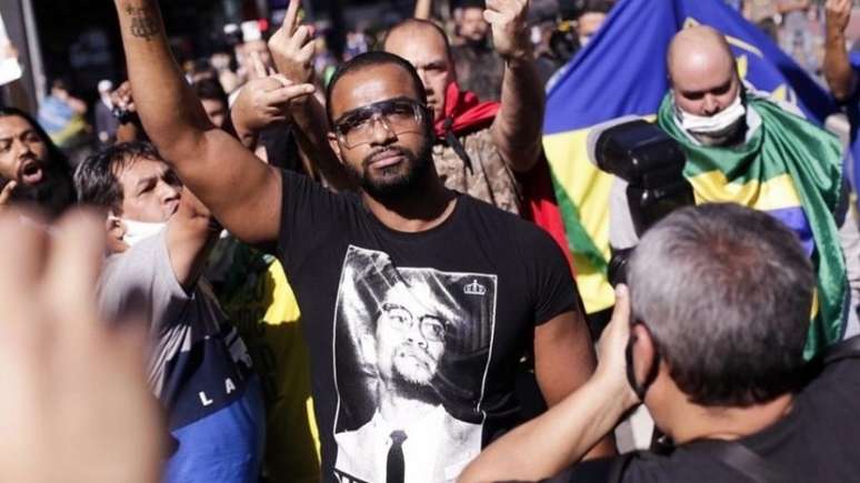 Emerson Osasco ganhou notoriedade nos protestos do último domingo, em SP (Foto: Annelize Tozetto/Divulgação)