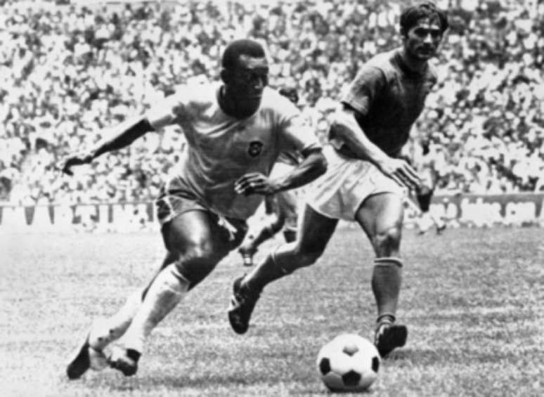 Pelé fez a assistência no gol de Jairzinho contra os ingleses(Foto: AFP/STAFF)