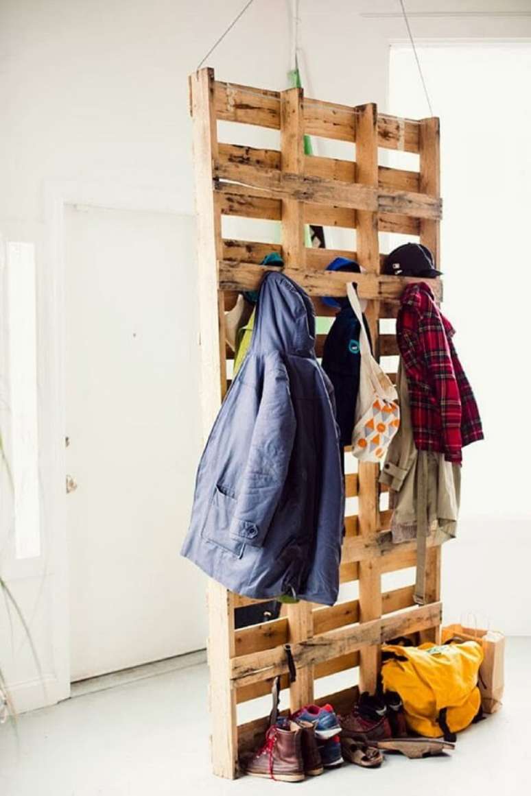 62. Os pallets foram usados sem acabamento. Fonte: Pinterest