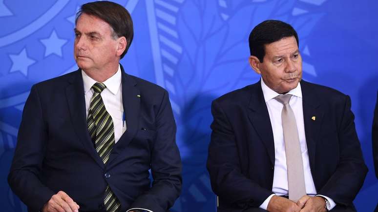 TSE analisa ações que pedem a cassação da chapa do presidente Jair Bolsonaro e seu vice, Hamilton Mourão, em 2018