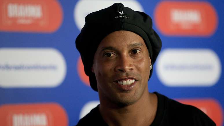 Ronaldinho está preso há mais de três meses no Paraguai, mas segue sendo idolatrado na Espanha