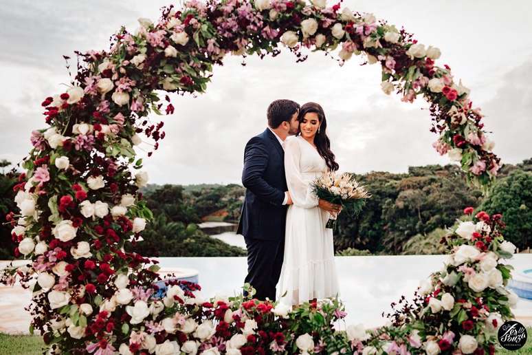 Renata e Nicholas decidiram se casar mesmo durante a pandemia, mas usaram a criatividade para garantir a cerimônia sem comprometer a saúde dos presentes