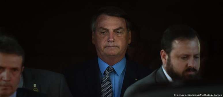 TCU vai investigar gastos do cartão corporativo de Bolsonaro

