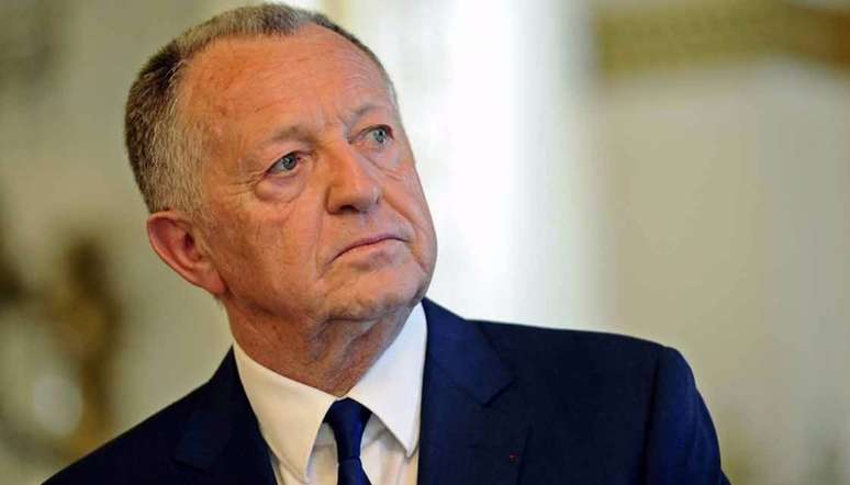 Jean Michel Aulas (presidente do Lyon) espera autorização para um torneio hexagonal na cidade (Foto: AFP PHOTO)