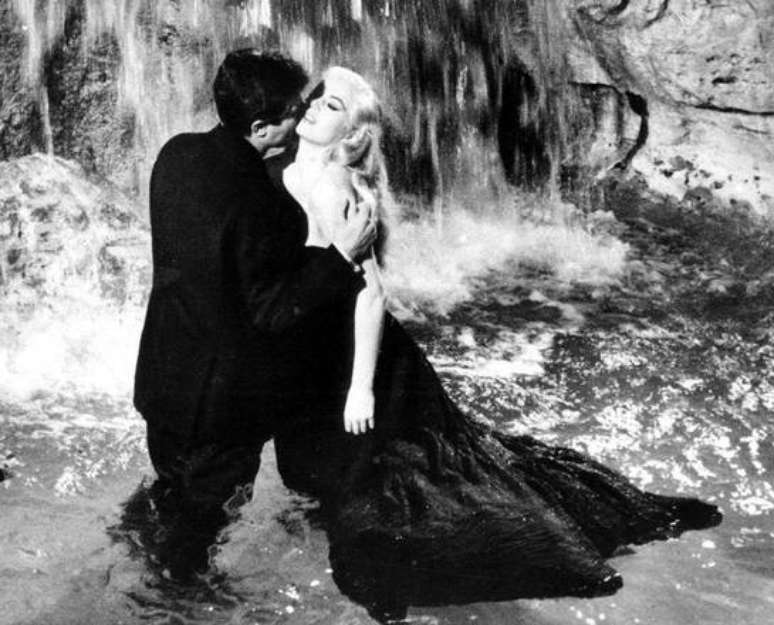 Cena de filme de Federico Fellini, um dos homenageados pelo Festival
