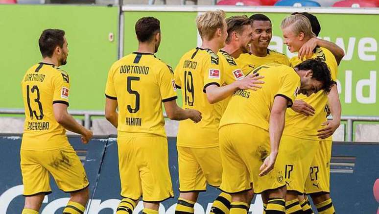 Haaland marca nos acréscimos e garante vitória do Borussia Dortmund no Alemão