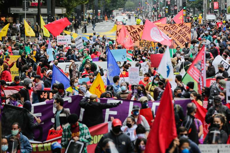 Manifestação contra o governo de Jair Bolsonaro e a favor da democracia na avenida Paulista