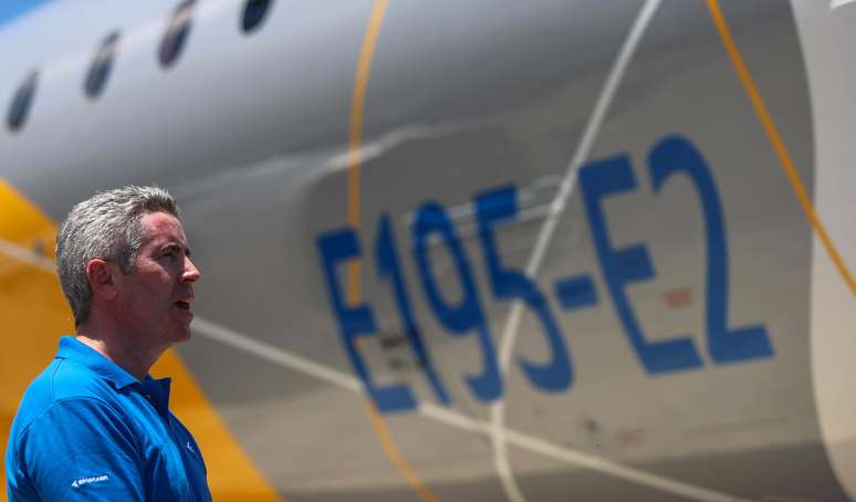 John Slattery, chefe da unidade de avia&ccedil;&atilde;o comercial da Embraer, durante lan&ccedil;amento do jato E195-E2 em S&atilde;o Jos&eacute; dos Campos (SP) 
07/03/2017
REUTERS/Roosevelt Cassio