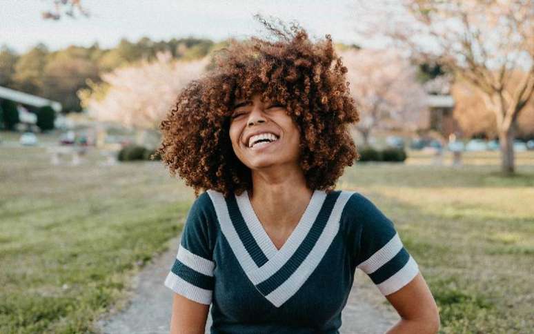 Fortaleça suas madeixas com o auxílio das simpatias para cabelo - Crédito: Teymi Townsend/Unsplash