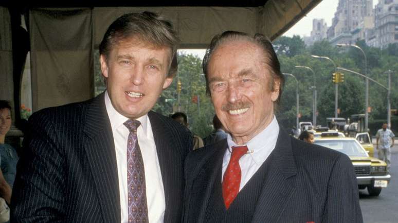 Donald e seu pai, Fred, em 1988 no The Plaza Hotel em Nova York