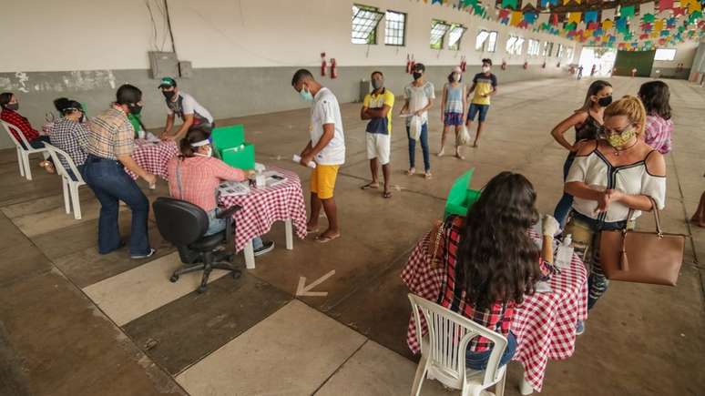 Prefeitura de Caruaru criou uma campanha de doação de cestas básicas para artistas e comerciantes