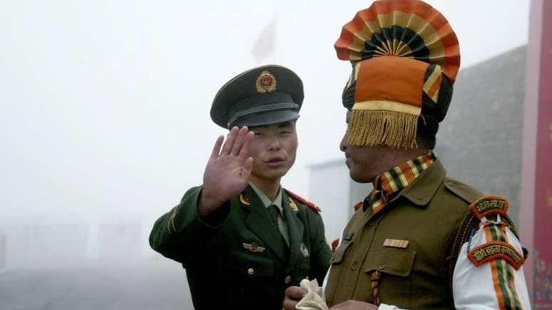 Índia e China entraram em conflito sobre quem possui território no alto do Himalaia