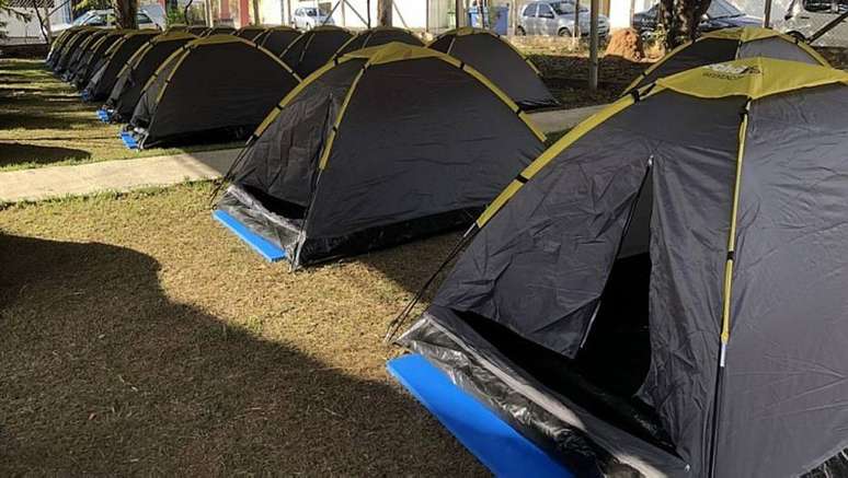 A prefeitura de Salto, no interior de São Paulo, montou um acampamento para proteger moradores de rua do coronavírus durante o período frio