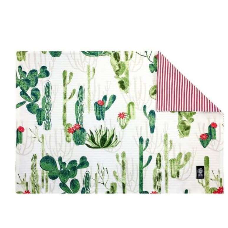 22. Jogo americano de tecido dupla face com cactos &ndash; Via: Ananascasa