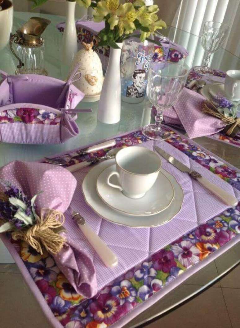 23. Jogo americano de tecido patchwork &ndash; Via: Pinterest