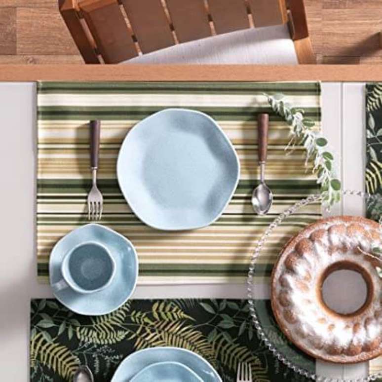 25. Jogo americano de tecido em tons de verde &ndash; Via: Amazon