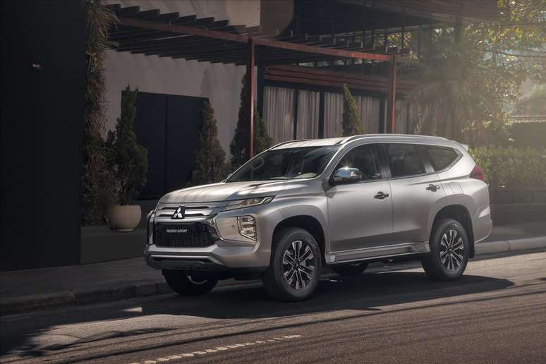 Pajero Sport 2021 chega com facelift da terceira geração.